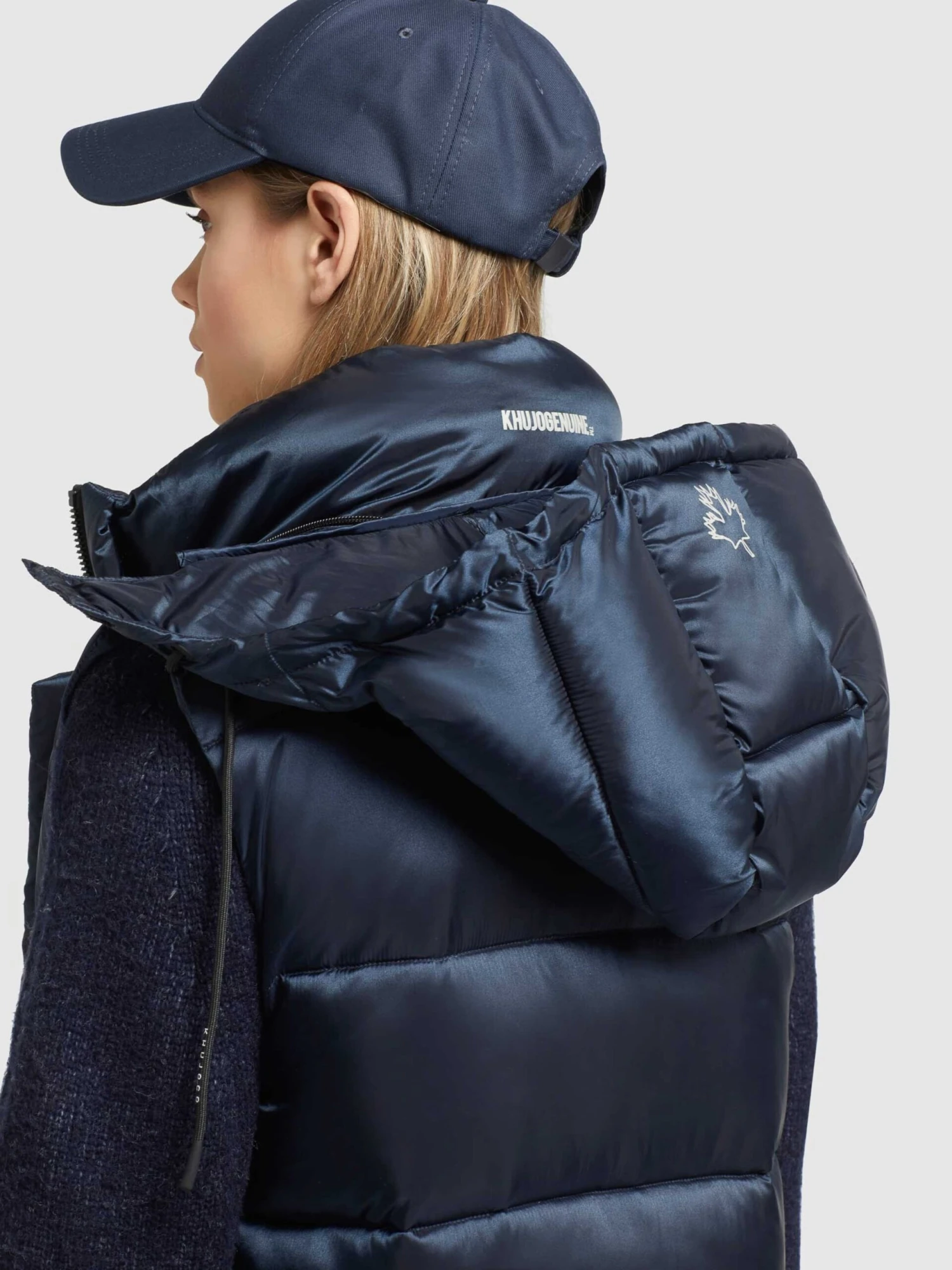 Khujo Vestes Sans Manches Gilet Tourin Femme Bleu Marine 10 Khujo Vestes Sans Manches Gilet Tourin Femme Bleu Marine – Image 8