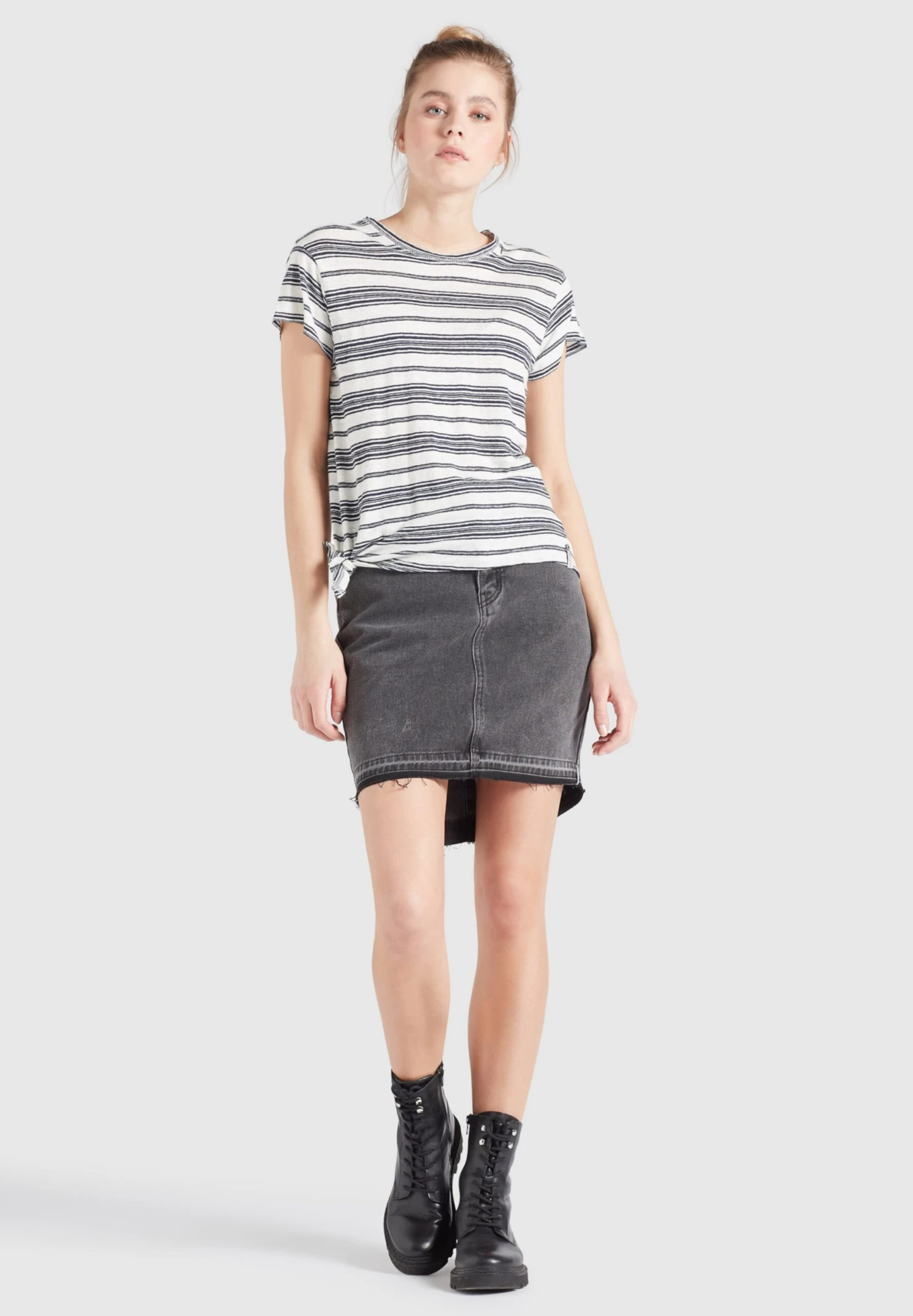 Khujo T-shirts T-shirt MATAMA Femme Marine / Blanc 5 Khujo T-shirts T-shirt MATAMA Femme Marine / Blanc â Image 3