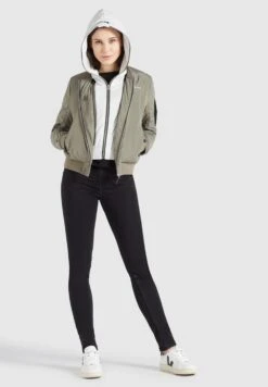 Khujo Vestes Dhiver Veste D’hiver LARIFA Femme Kaki -Khujo Soldes Magasin 54ce2895f5f2b5ffc30f43c77204c30e
