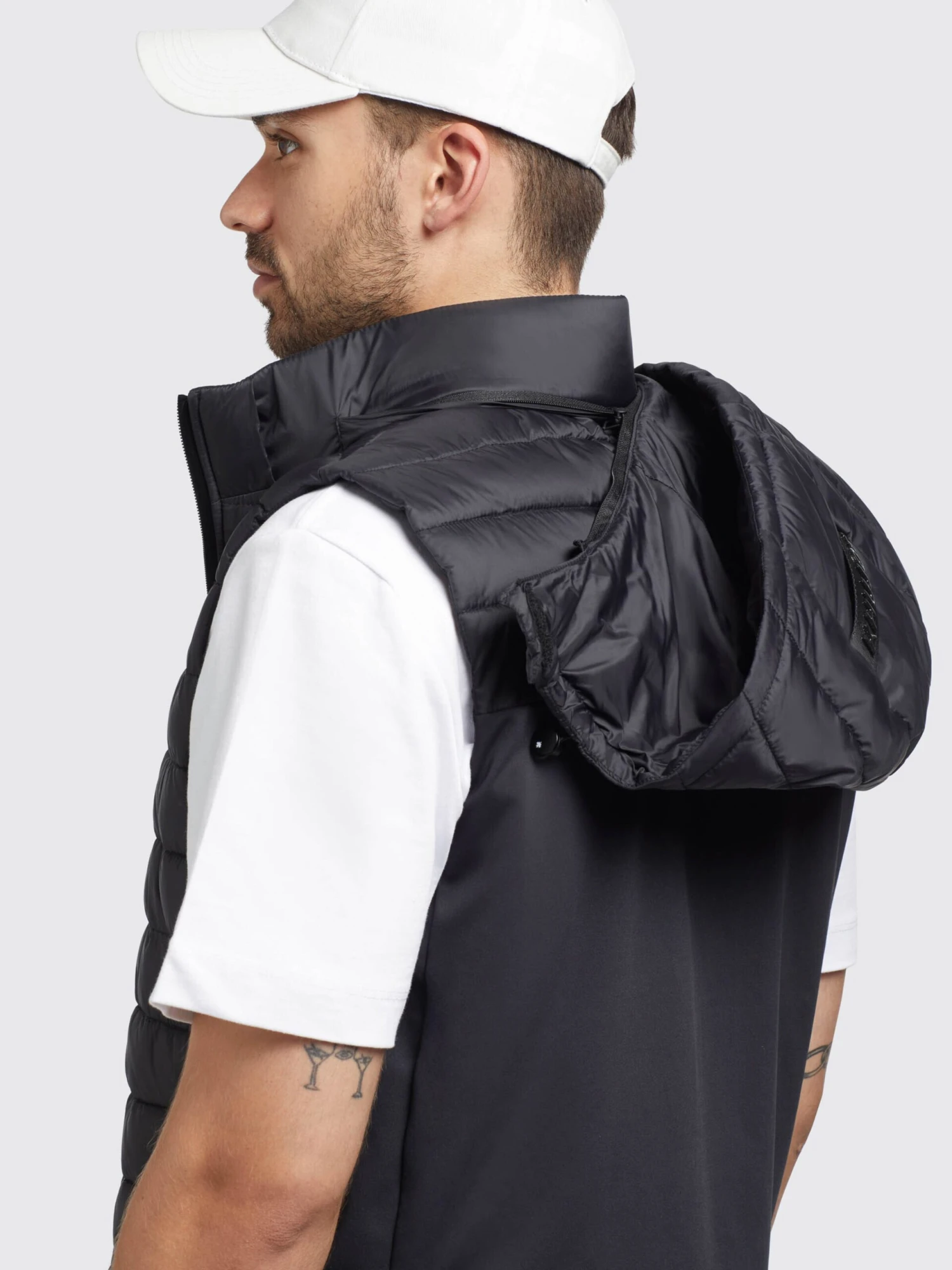 Khujo Vestes Sans Manches Gilet Homme Noir 10 Khujo Vestes Sans Manches Gilet Homme Noir – Image 8