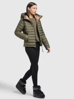 Khujo Vestes Dhiver Veste D’hiver Lovina Shine Femme Kaki -Khujo Soldes Magasin 6ad37bc5a05c6b77fd0fc8b83d77b57c
