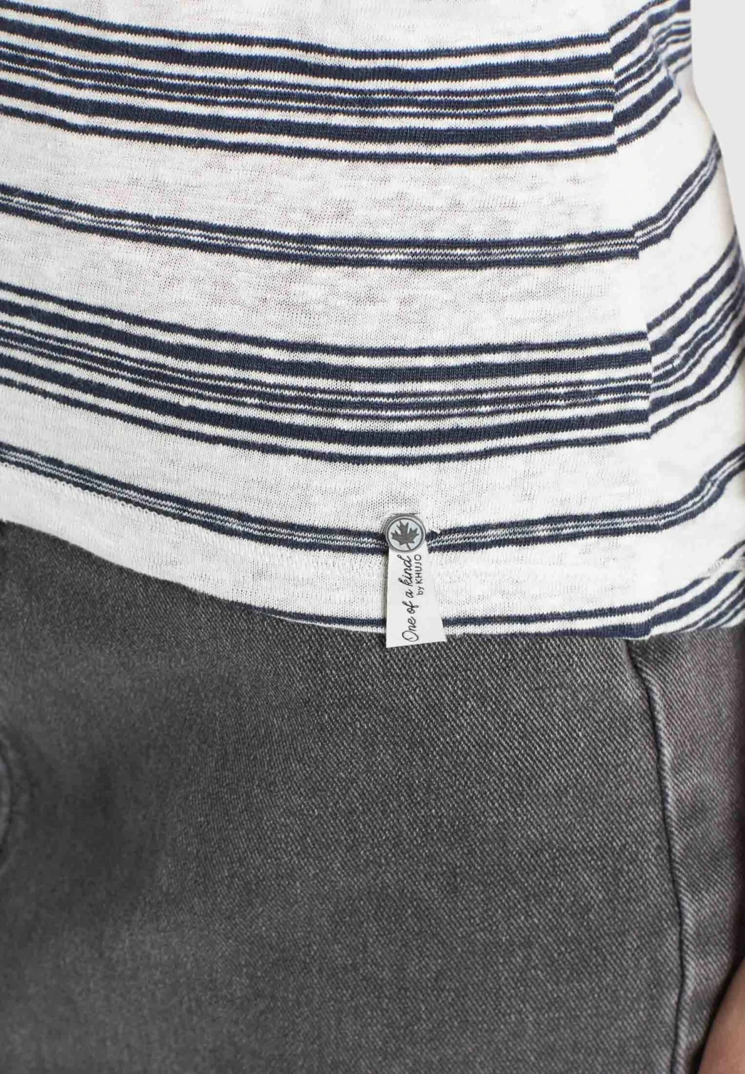 Khujo T-shirts T-shirt MATAMA Femme Marine / Blanc 9 Khujo T-shirts T-shirt MATAMA Femme Marine / Blanc â Image 7