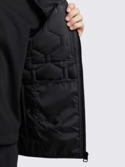 Khujo Vestes Sans Manches Gilet Liel Homme Noir -Khujo Soldes Magasin ab2ef6afb1788ba70db0404654033c73