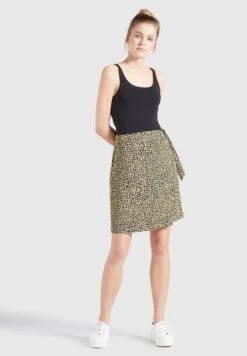 Khujo Mini-jupes Jupe Armata Femme Noir -Khujo Soldes Magasin c2eca8f04573f0291edeec861d309a29