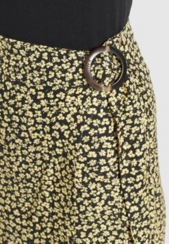 Khujo Mini-jupes Jupe Armata Femme Noir -Khujo Soldes Magasin c875d67d19730adf255bc8425b6d1787