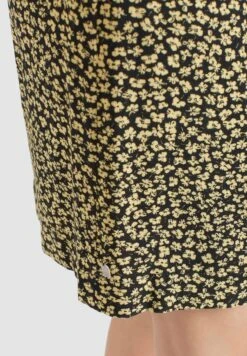 Khujo Mini-jupes Jupe Armata Femme Noir -Khujo Soldes Magasin cf16fcb80321f5de481ff84e8ae0570c